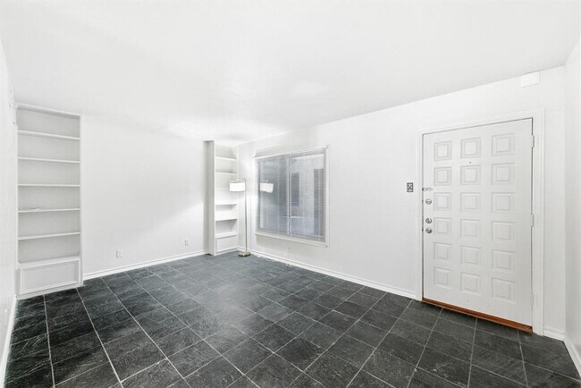 Photo - 505 W 7th St Unit 106