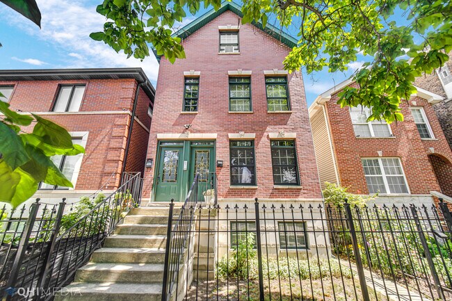 Building Photo - 2045 N Honore St Rental