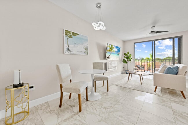 Photo - 511 Lucerne Ave Unit 315