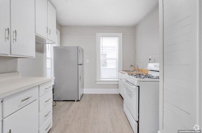 Building Photo - 818/818A Bowen St Unit 818 Rental