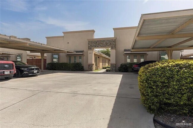 Photo - 10 West Dr Unit 4