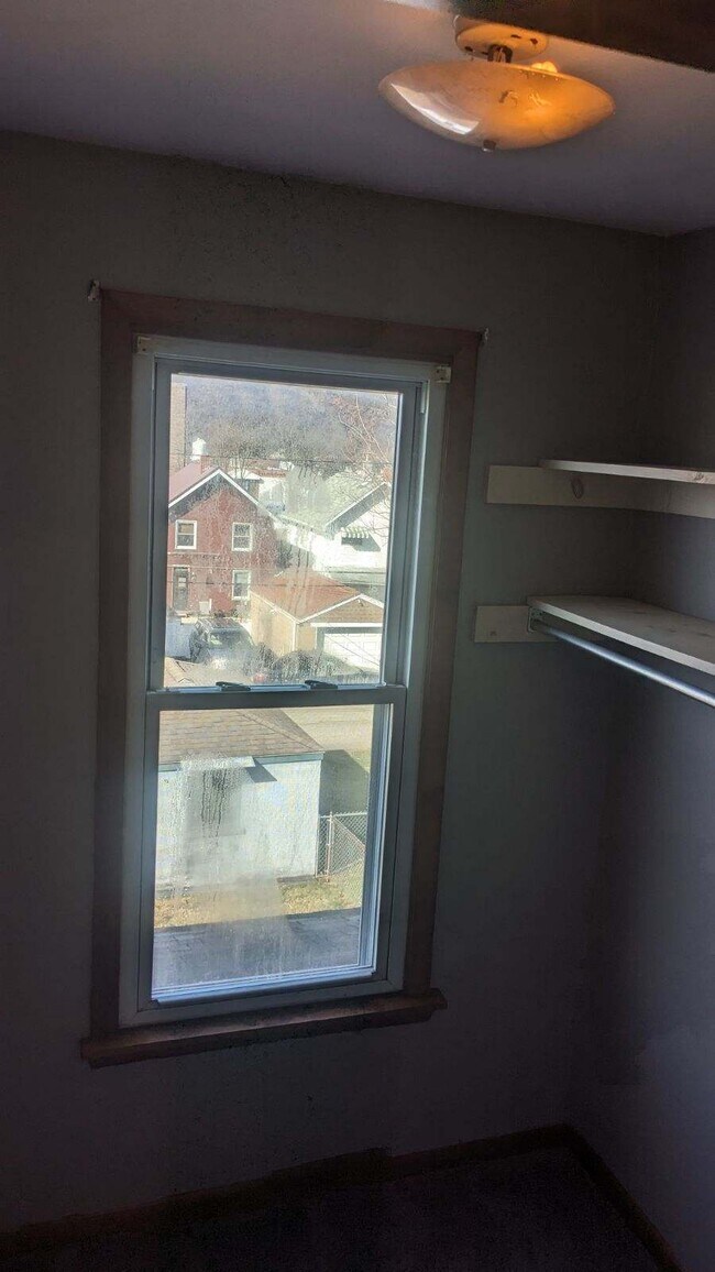 Photo - 1727 Kenneth Ave