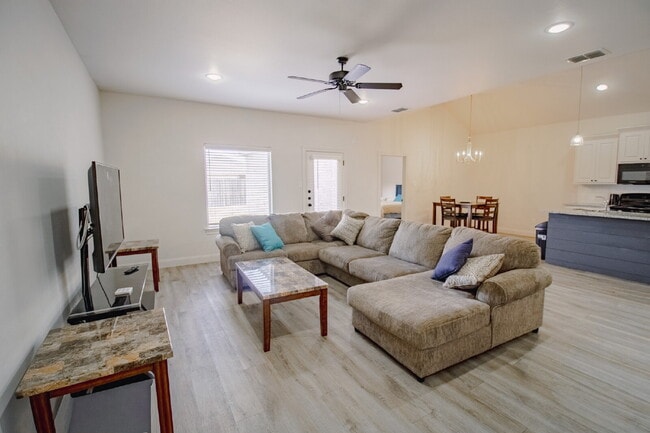 Photo - Spacious 3-Bedroom Duplex in South Lubbock Unidad A