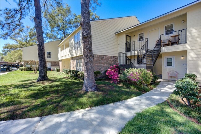 Building Photo - 14515 Wunderlich Dr Unit 1602