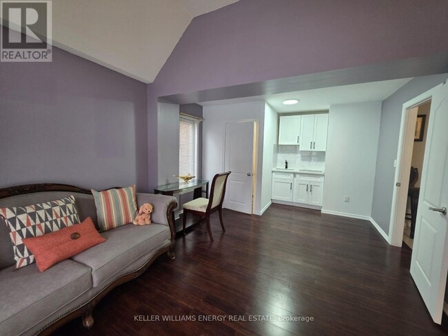 Photo - 12 Phillpot Ln