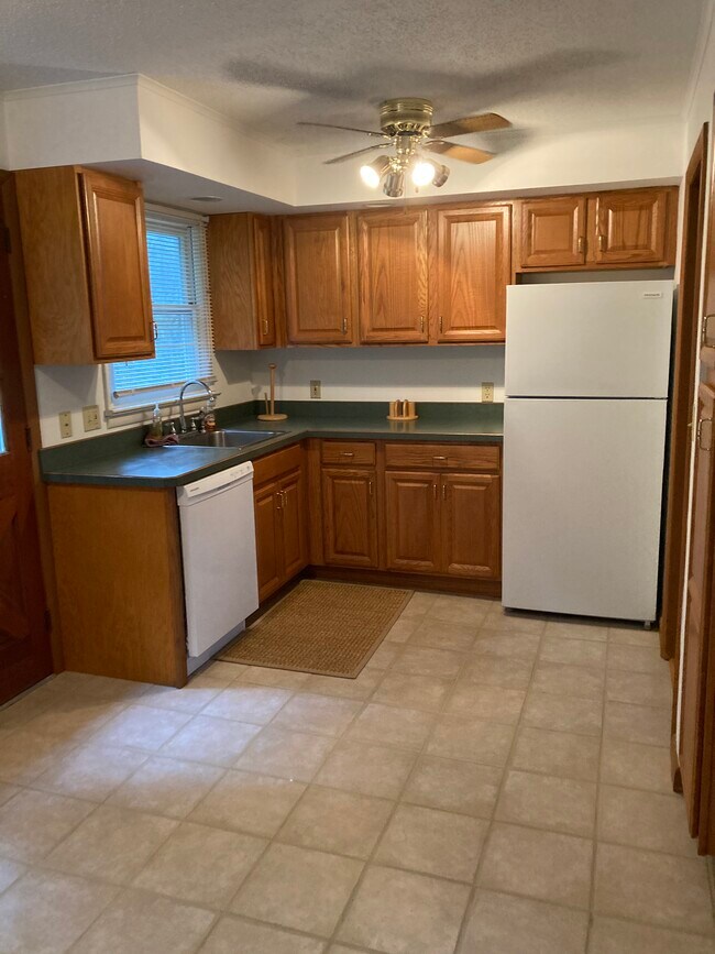 Photo - 126 W Shore Dr