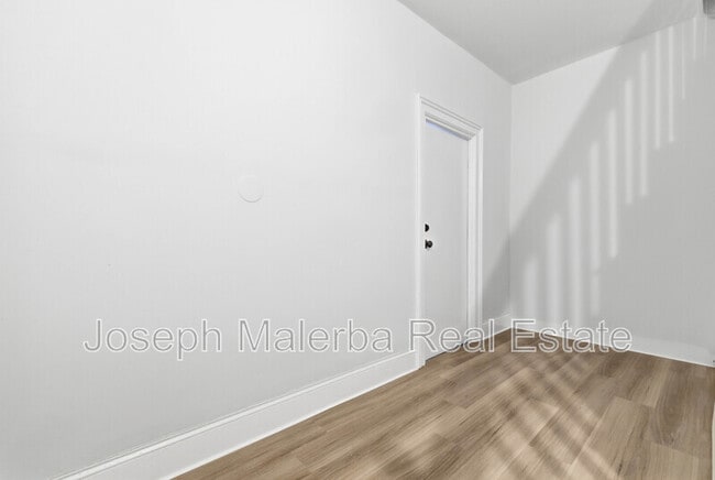 Photo - 848 Bank St Unit 1st Floor