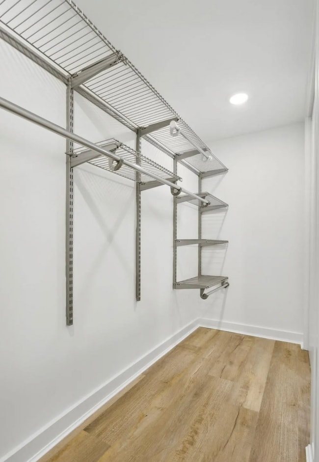 Photo - 721 N Dekalb St