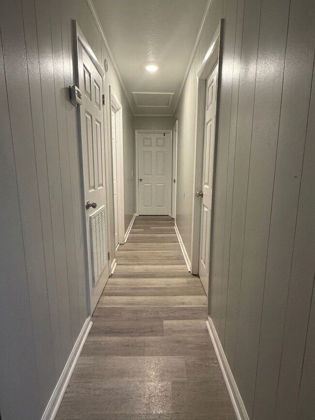 Photo - 4 Bed/2 Bath Brick Home