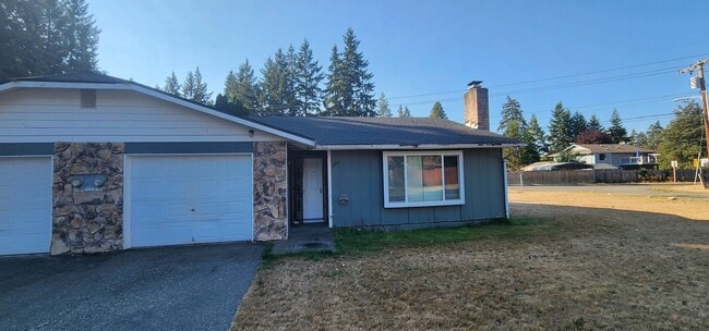 Photo - 521 159th St E