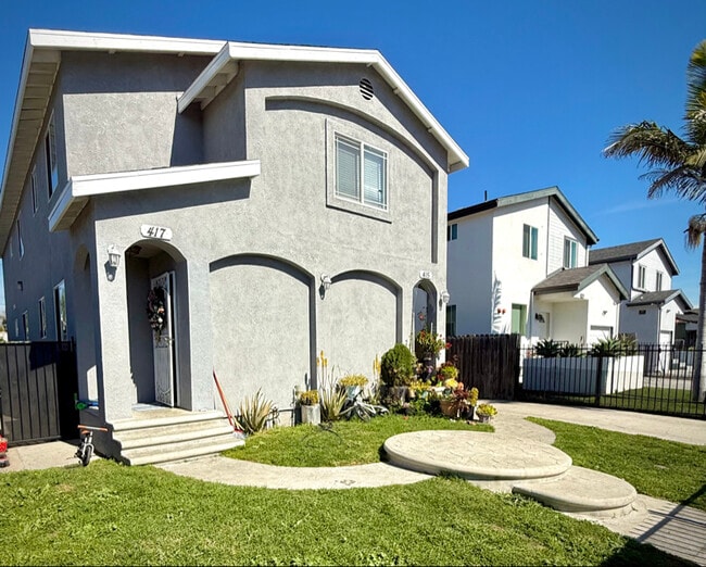 Photo - 417 E 105th St