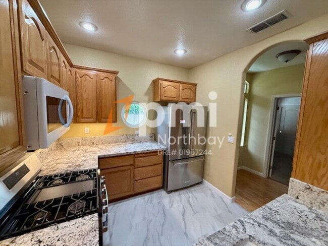 Photo - 424 Endberg Dr