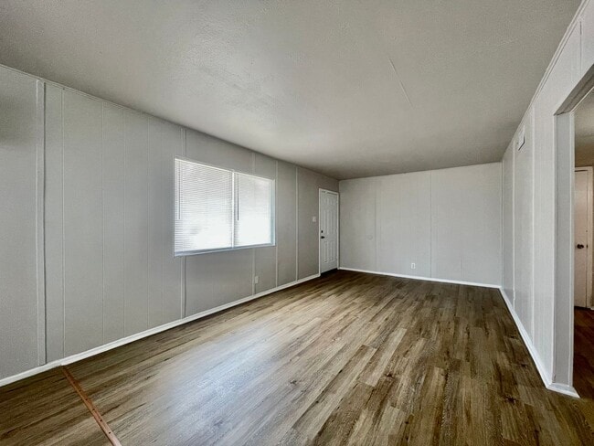Photo - 2 Bedroom / 1 Bathroom Duplex Unit
