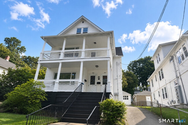 Building Photo - 762 Howe Ave Unit 2nd fl