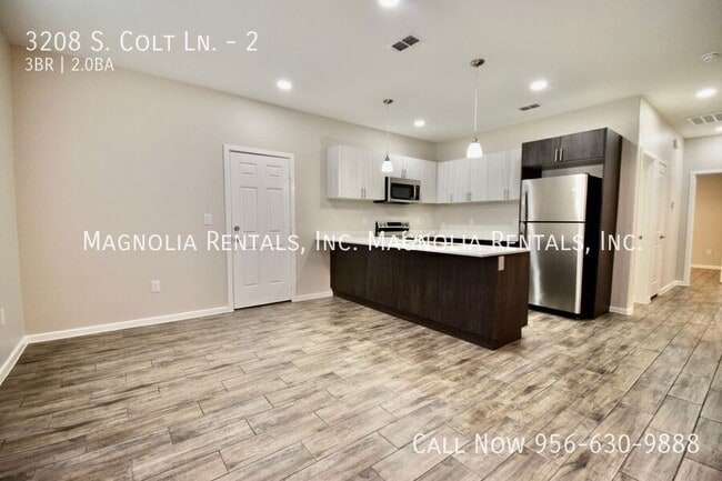 Photo - 3208 S Colt Ln Unidad 2