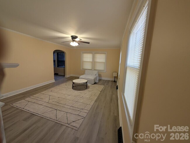 Photo - 1008 E 36th St