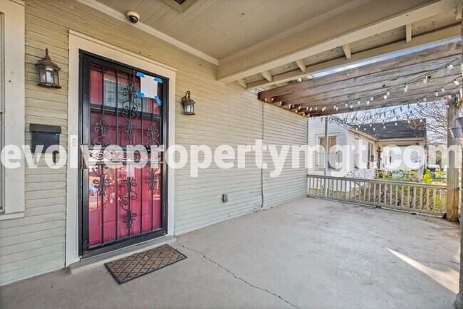 Photo - 246 N Watkins St