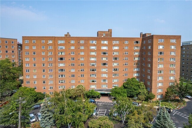 Photo - 11820 Edgewater Dr Condo Unit 613