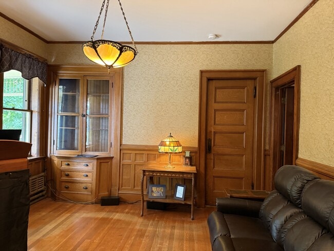 Photo - 85 E Spring St