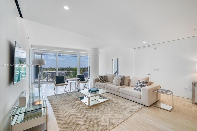 Building Photo - 9001 Collins Ave Unit S-406 Rental