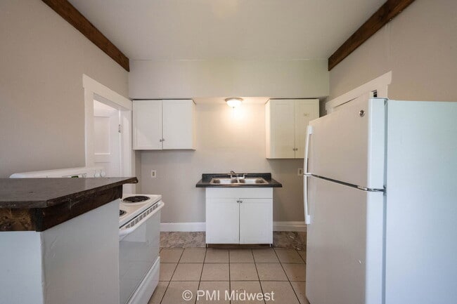 521 N Gladstone Ave