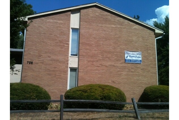 Primary Photo - 706 S Walnut St Apartments Unit 2