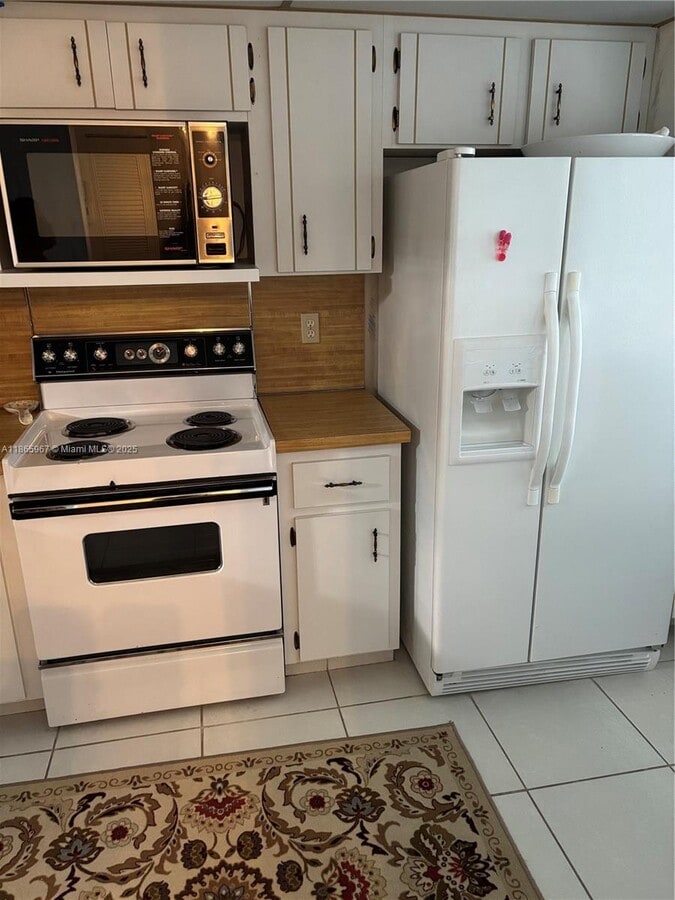 Photo - 3571 Inverrary Dr Unit 101