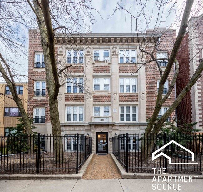 Photo - 4241 N Kenmore Ave Unidad 106