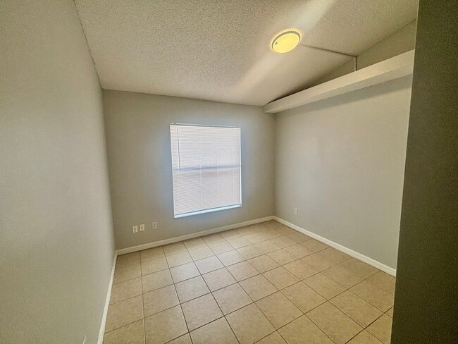 Photo - 508 Winding Oak Ln