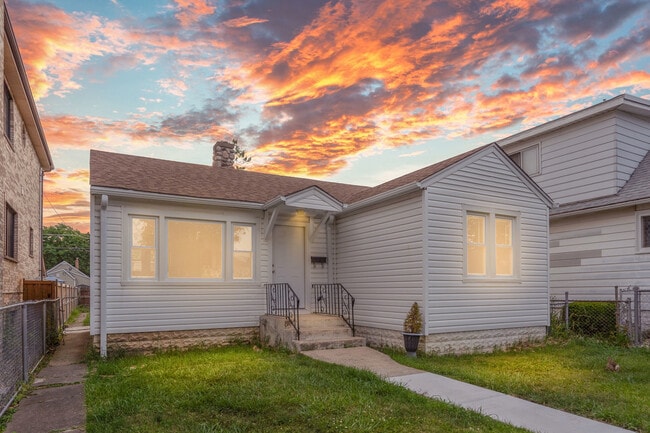 Building Photo - 3304 N Ozanam Ave Rental
