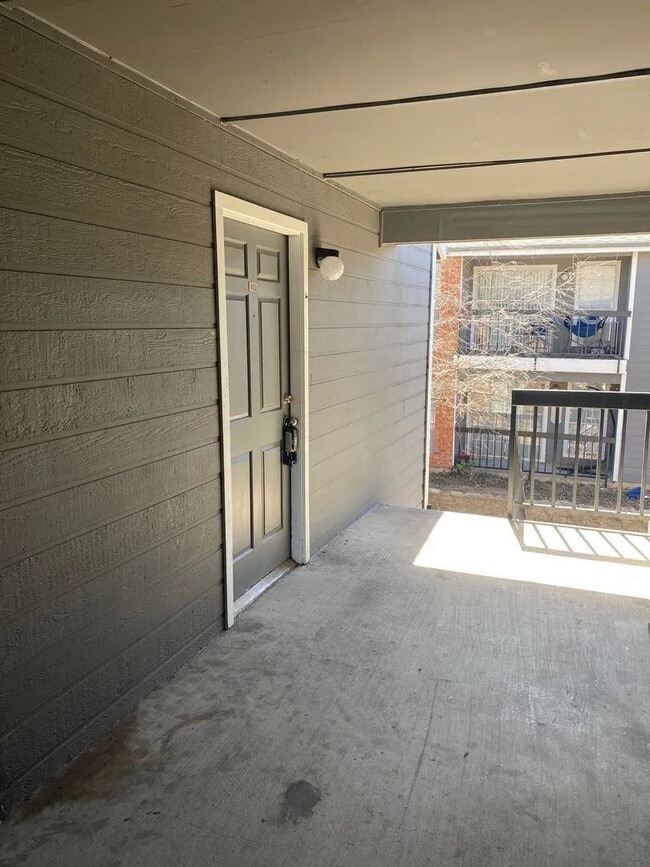 Building Photo - Charming 1-Bedroom Condo in Gated North Da...