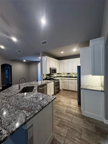 Photo - 250 Southlake Dr