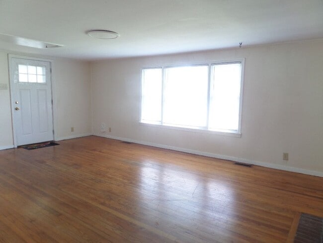 Photo - 608 Vail St