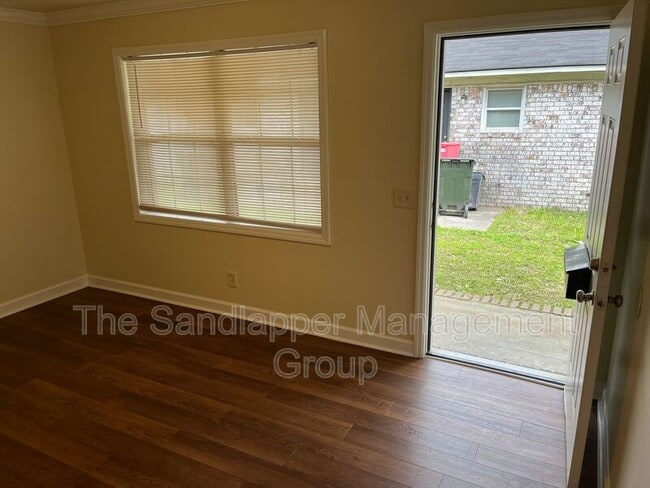 Photo - 634 Cashew St Unit B