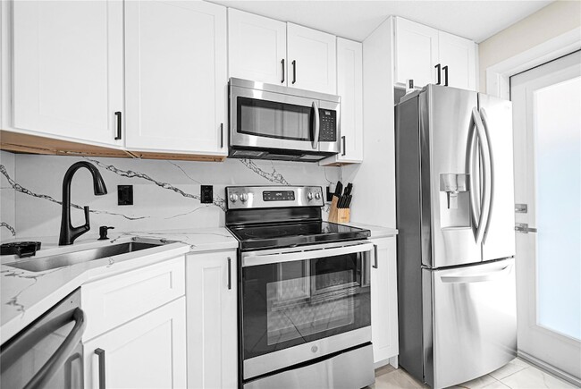 Photo - 400 SE 10th St Condo Unit 105
