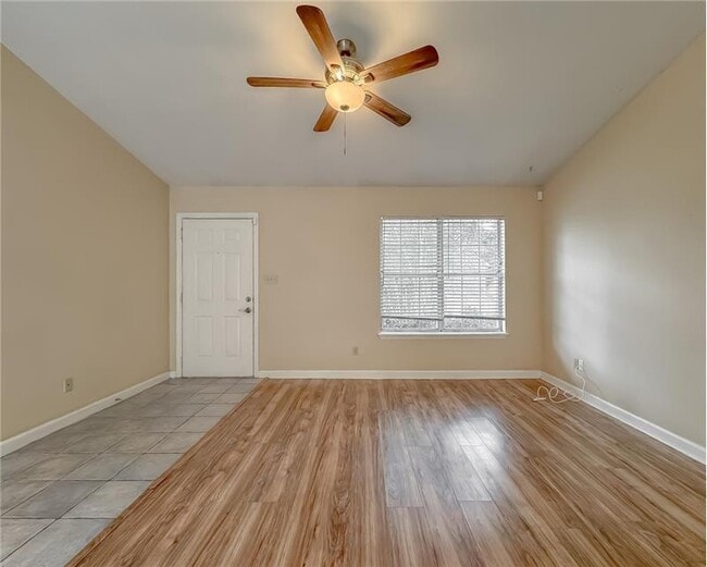 Photo - 1555 Sprucewood Trail