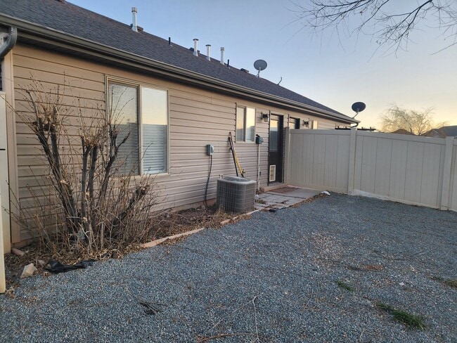 Photo - 1600 North Access Road