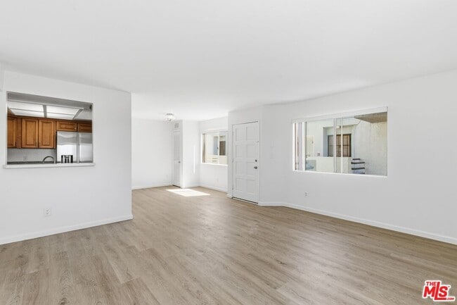 Photo - 1002 N Edgemont St Unit 7