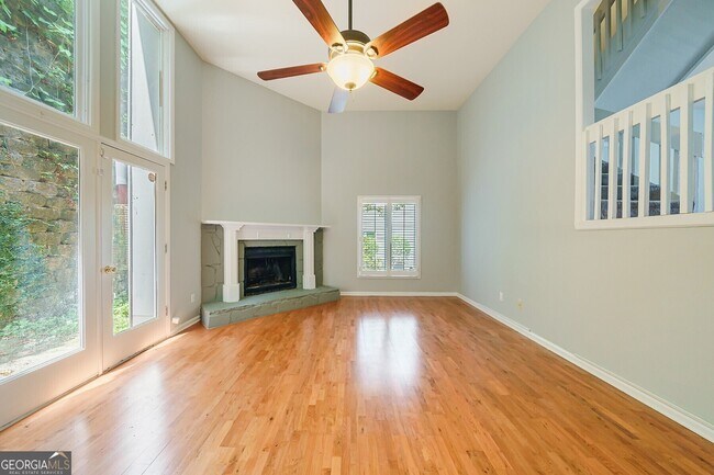 Photo - 4010 Roswell Rd NE