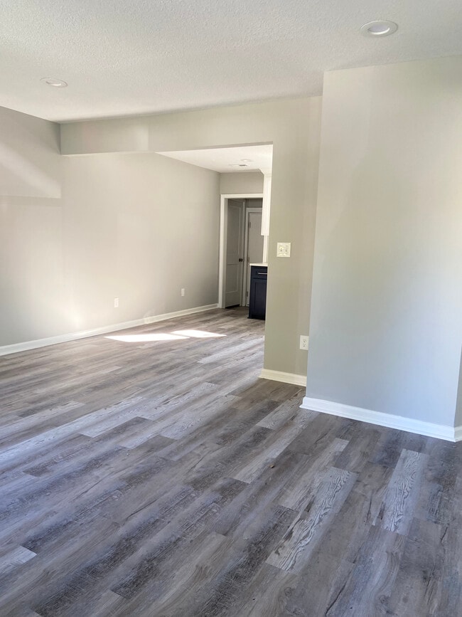 Photo - 11 NW Orchard St