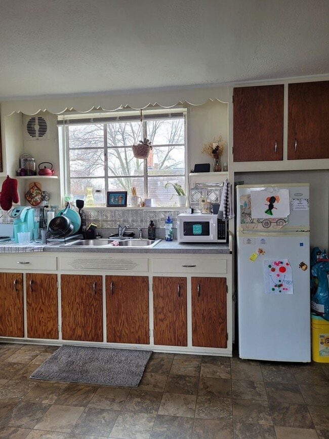 Photo - 343 1/2 S. Main Unidad 1