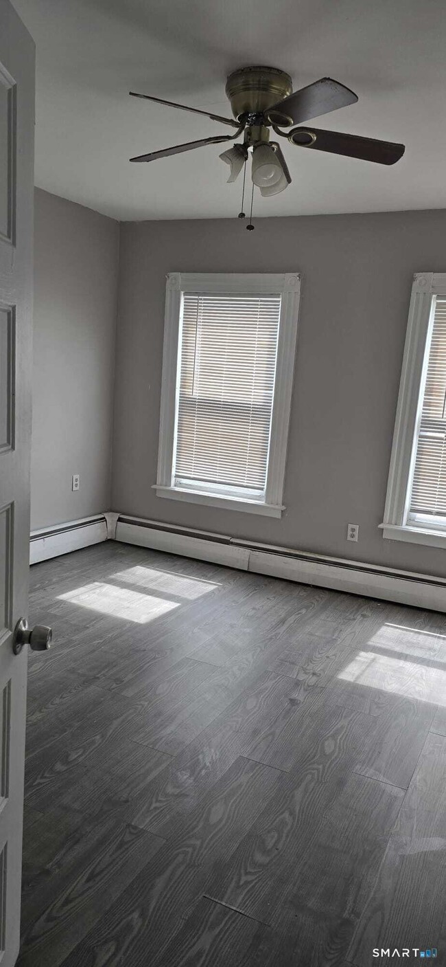 571 1st Ave Unit 2