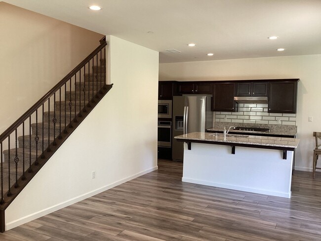 Photo - 2573 Daisy Dr