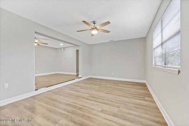 Photo - 6906 Bernay Ave