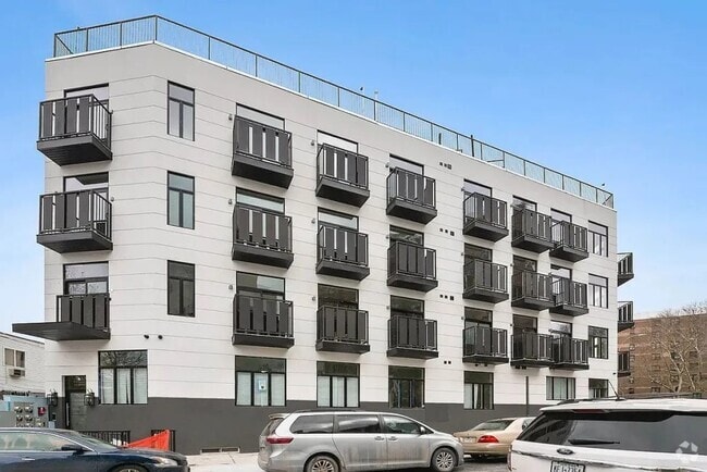 Building Photo - Furnished room/NOT APARTMENT Unit 4R