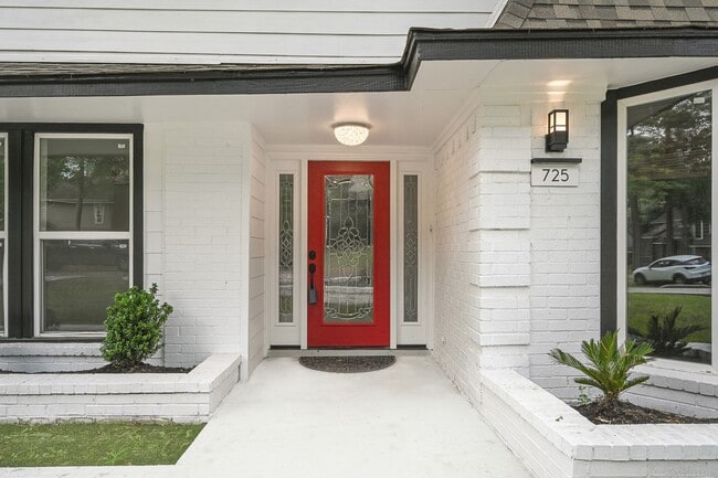 Photo - 725 Talmalge Hall Dr