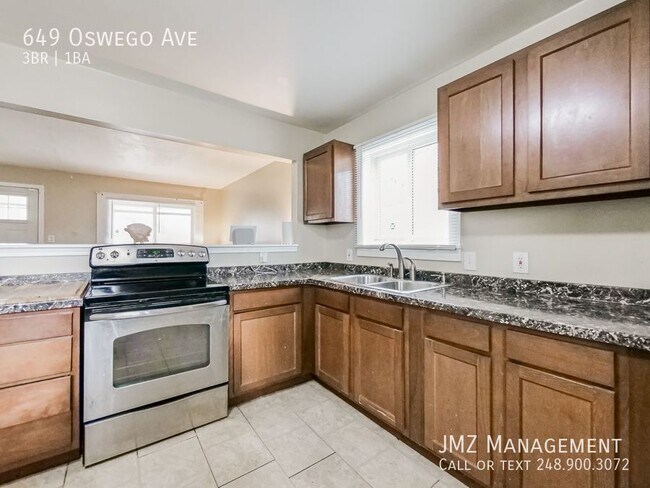 Photo - 649 Oswego Ave