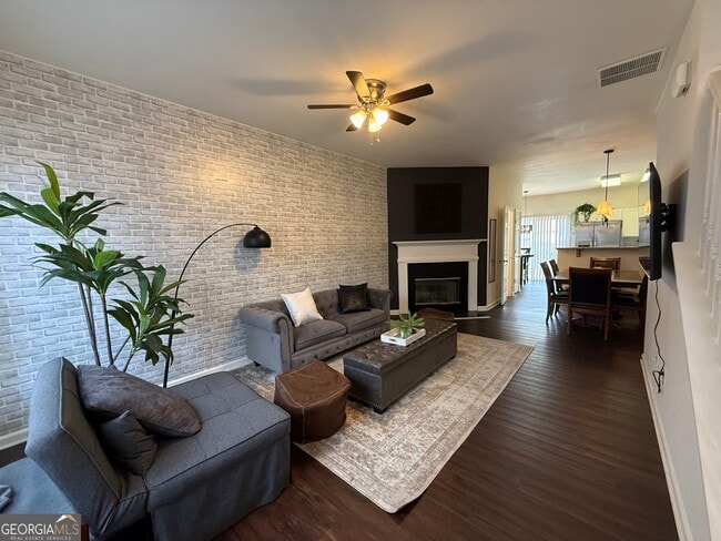 Photo - 1524 Cove Creek Cir
