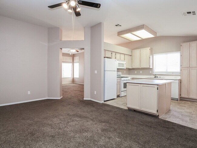 Photo - 265 Prairie Rose St