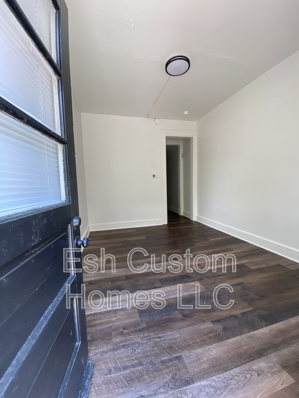 Photo - 519 1/2 South Prince Street